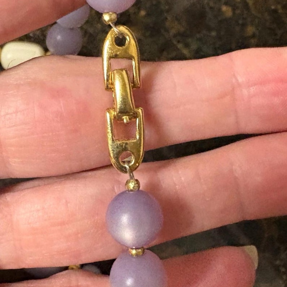 Vintage Napier “moon glow” Lavender Glass Bead Necklace: Gold-Toned Clasp, 29" - Picture 6 of 6